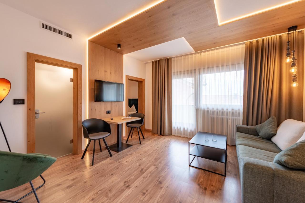 טרמנו Hotel Goldene Traube מראה חיצוני תמונה