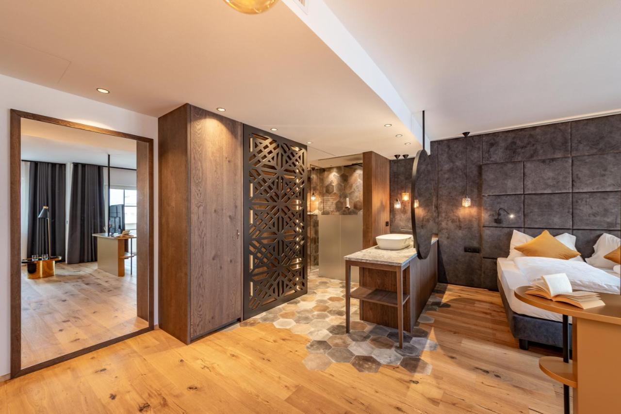 טרמנו Hotel Goldene Traube מראה חיצוני תמונה