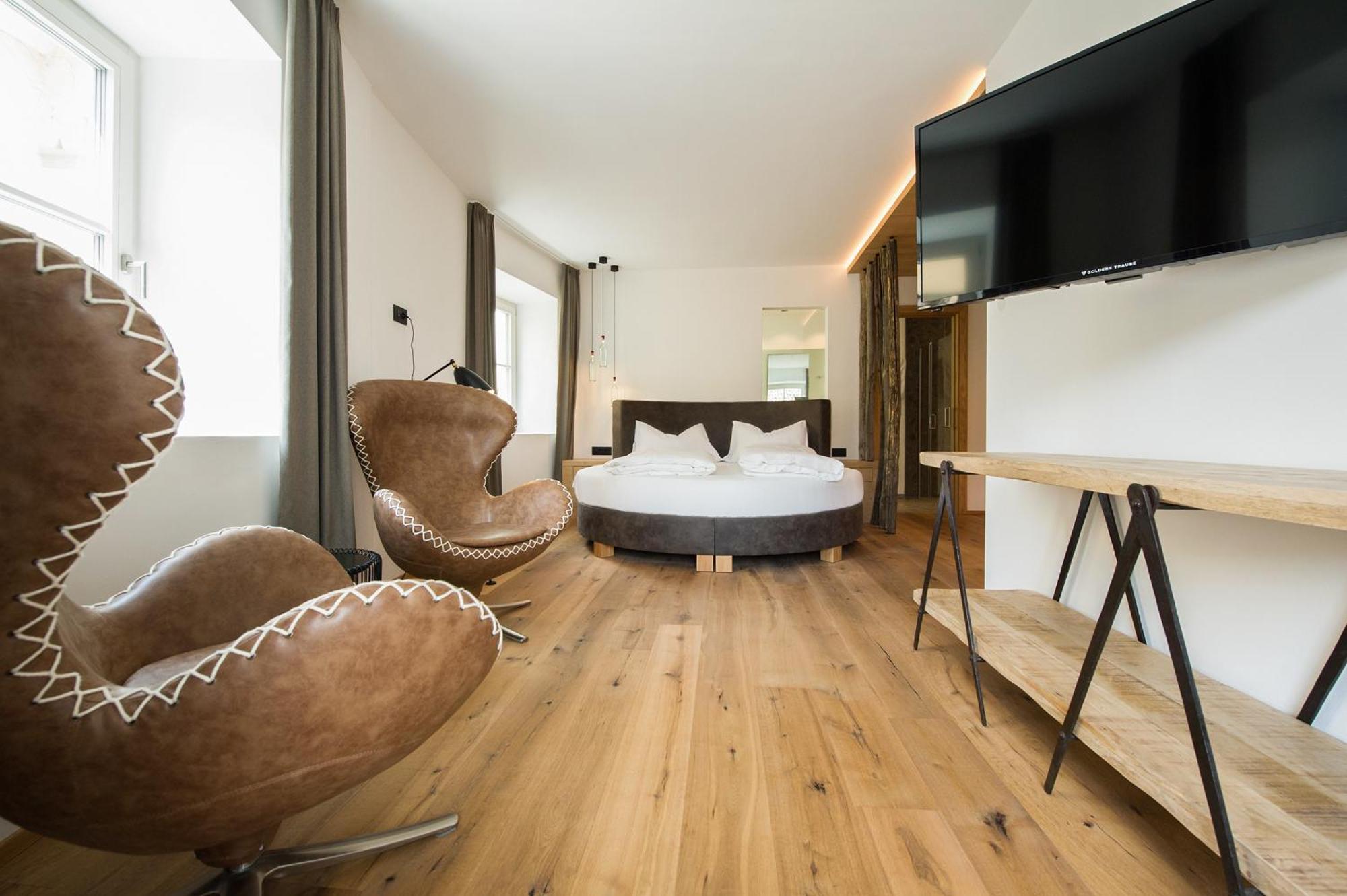 טרמנו Hotel Goldene Traube מראה חיצוני תמונה
