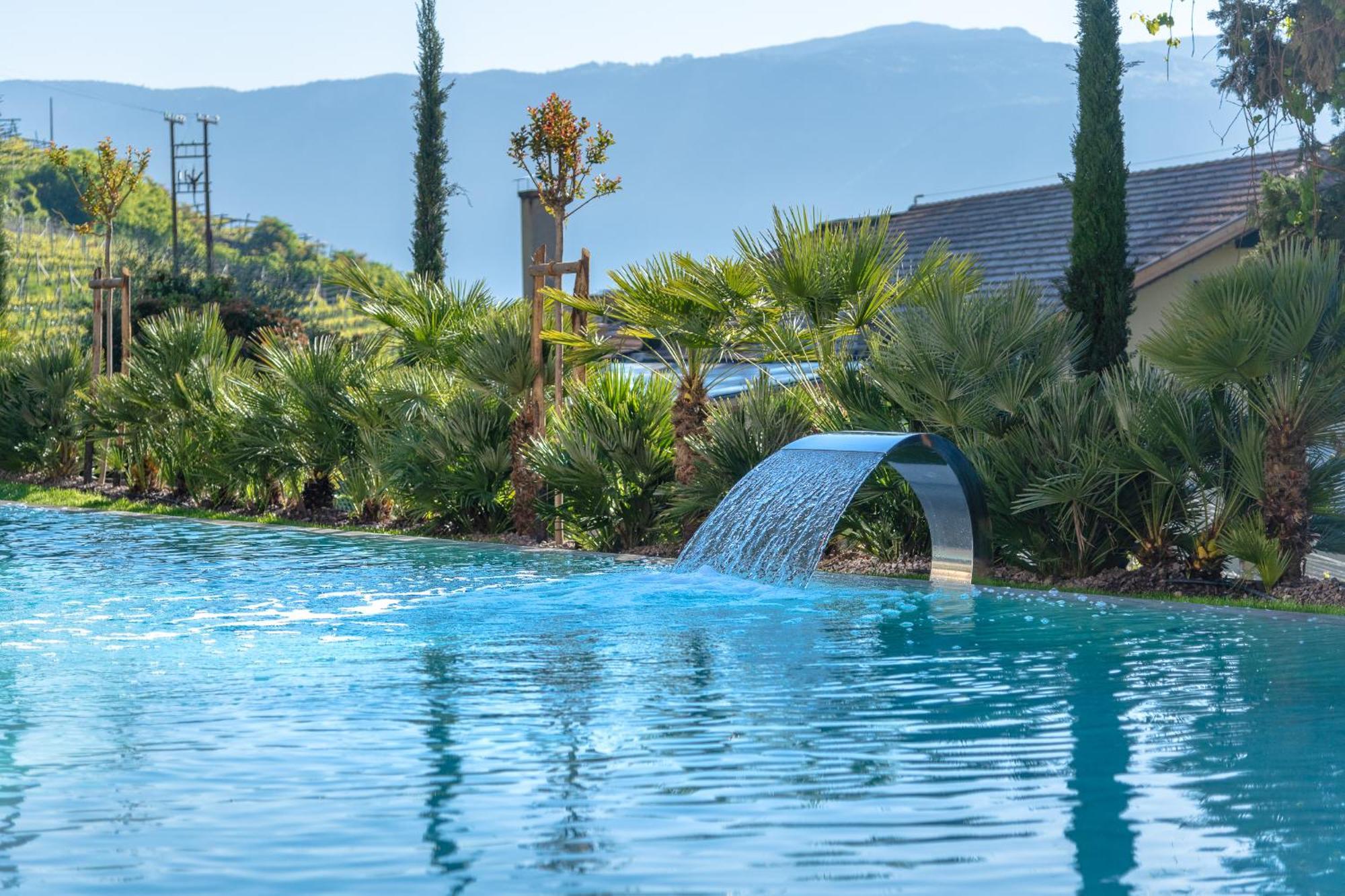 טרמנו Hotel Goldene Traube מראה חיצוני תמונה