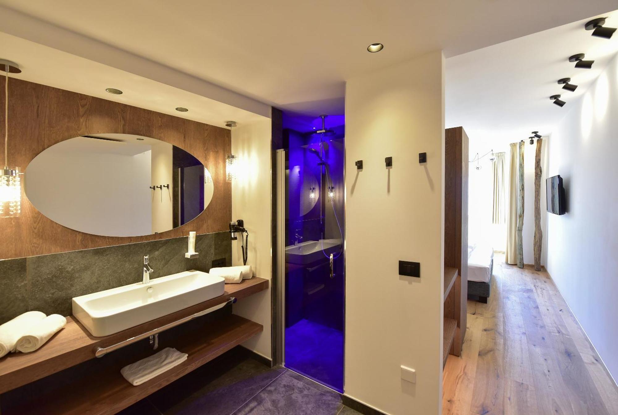 טרמנו Hotel Goldene Traube מראה חיצוני תמונה