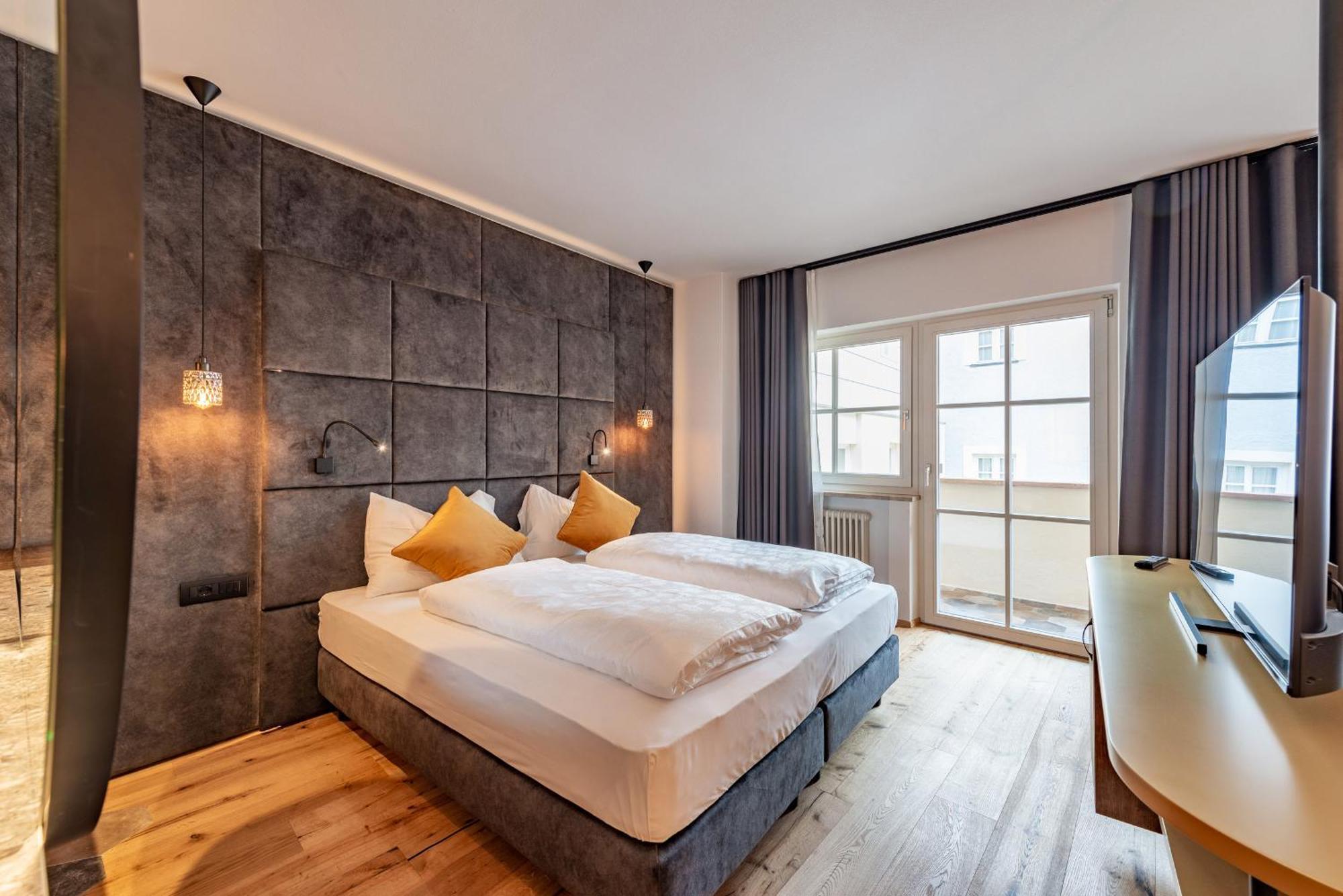 טרמנו Hotel Goldene Traube מראה חיצוני תמונה