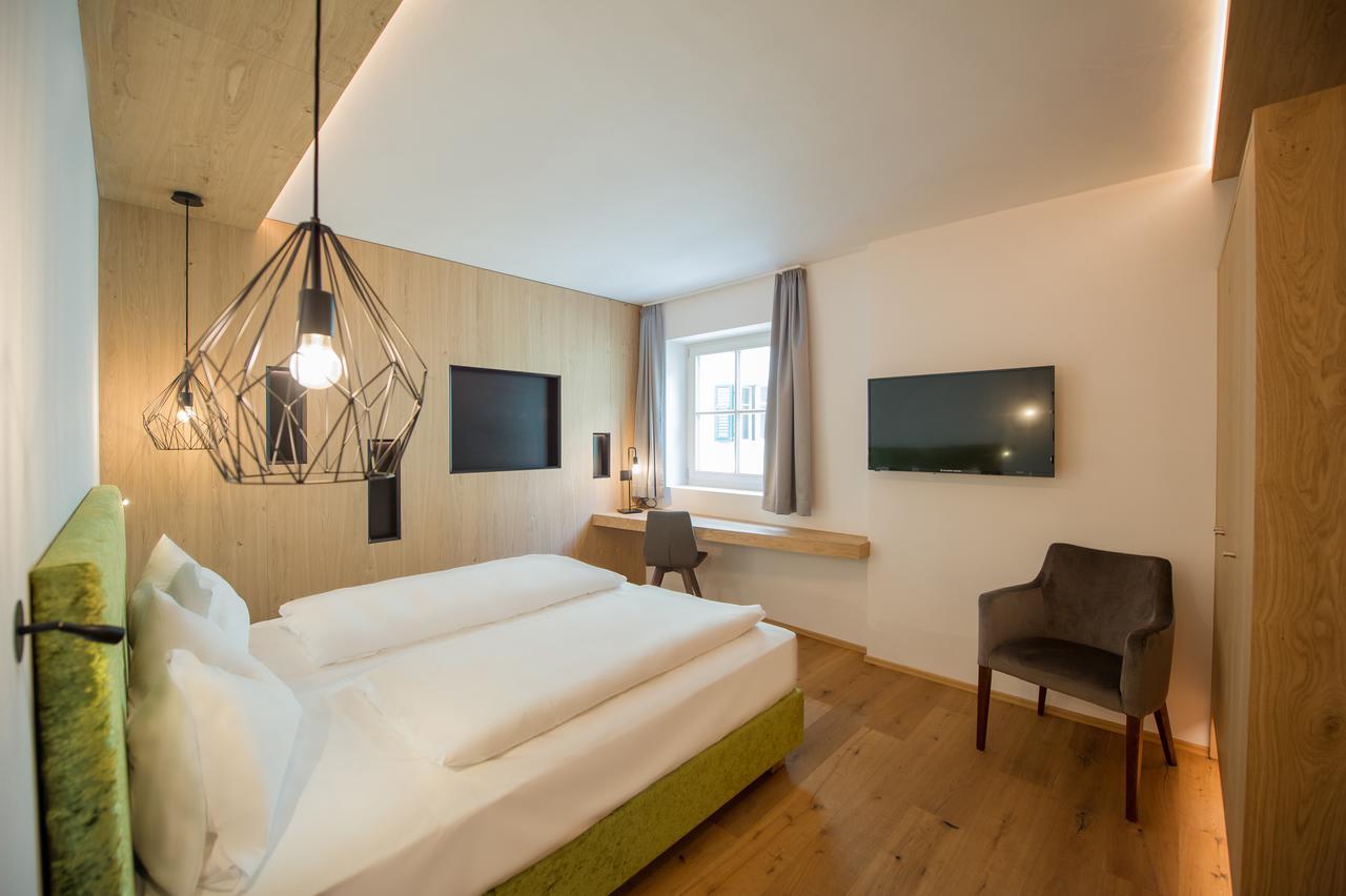 טרמנו Hotel Goldene Traube מראה חיצוני תמונה
